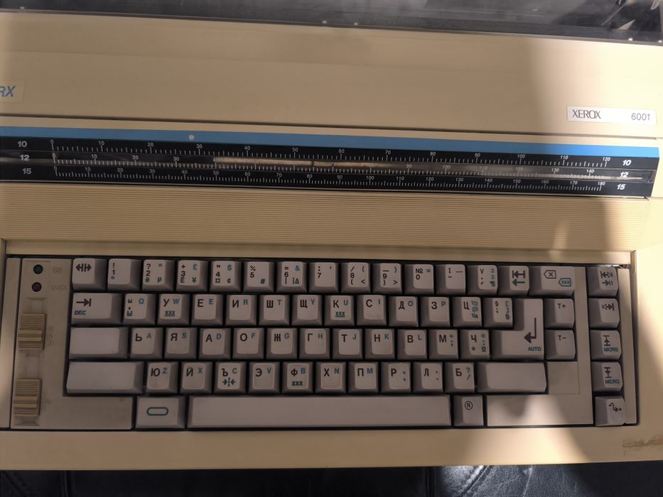 Ретро Електрическа пишеща машина Xerox 6000 RX (Модел 6001) – Работеща!