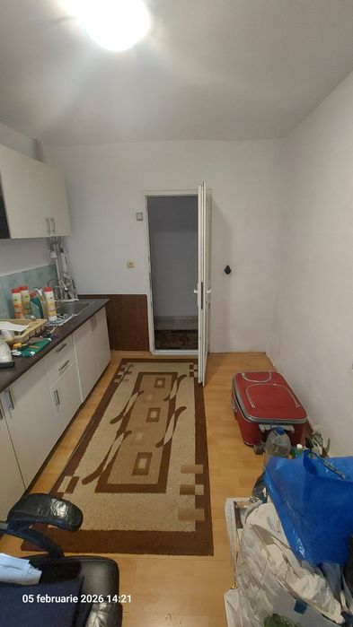 Apartament 2 camere Semidecomandat