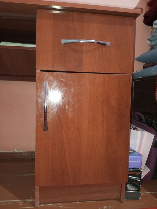 Дарс тайёрлаш учун стол