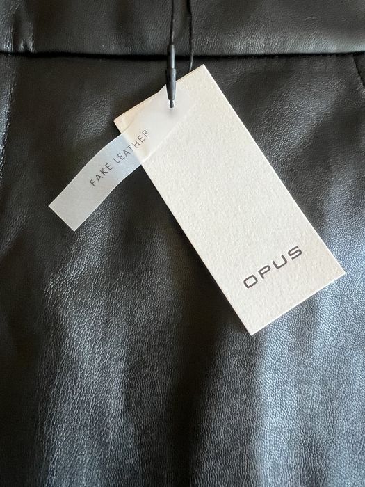 Дамска кожена пола Opus