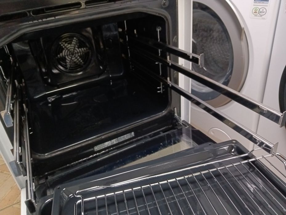 Като нова свободно стояща печка с керамичен плот Gorenje 2 години Гаранция!