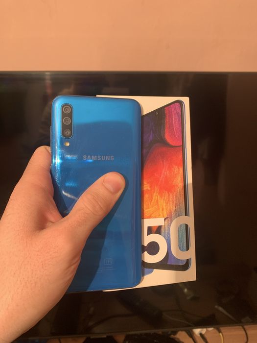 Samsung A50 128гб с коробкой
