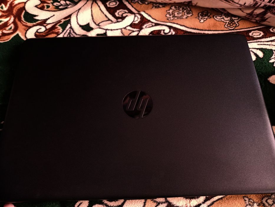 Ноутбук hp в хорошем состоянии.