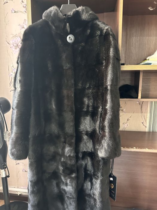Продается шуба «черный бриллиант”