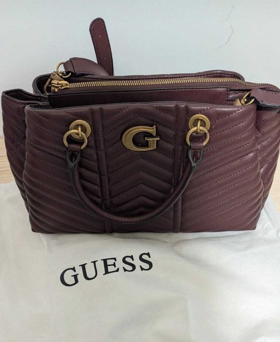 Дамска чанта Guess