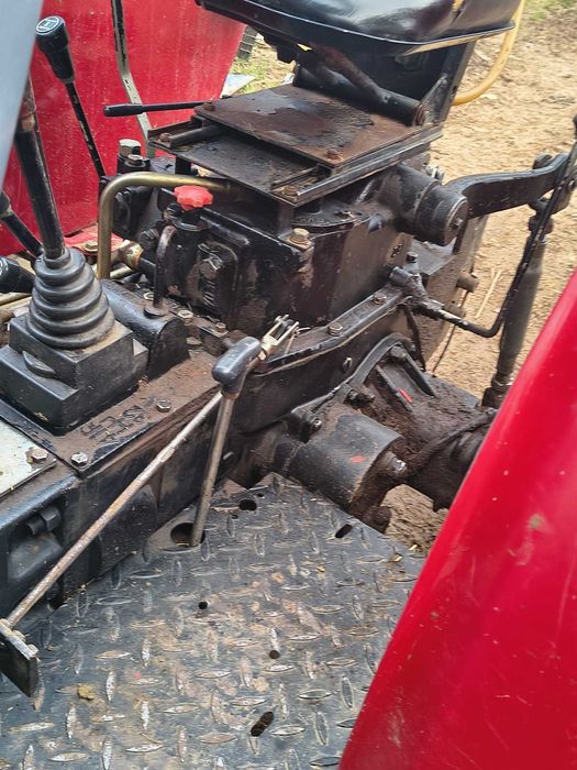 Vând tractor  40 cai