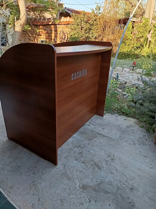 Бюро, каса ,рецепция