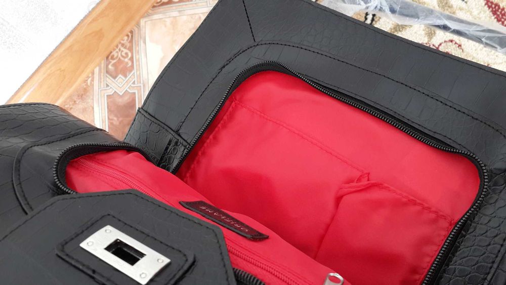 Новая чёрная сумка элегантная