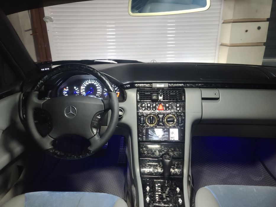 Mersades Bens w210
