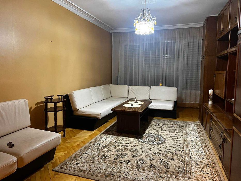 Продаваме  просторен , чудесен 3 стаен , София , Надежда 1 , до метро