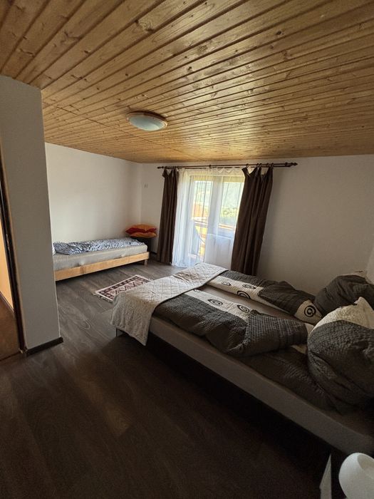 Inchiriez Cabana Tocile jud. Sibiu - Casa din Poiana