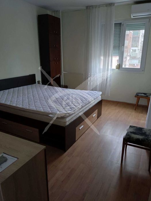 Двустаен апартамент в кв. Тракия - 1697121