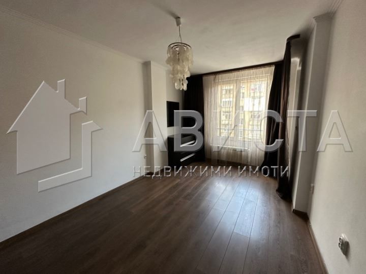 Дава се под наем Тристаен апартамент в София, Зона Б-18 - 95 кв.м за 700 € - Снимка #1