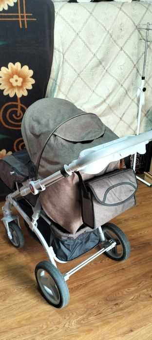 Продается детская коляска. ADIL