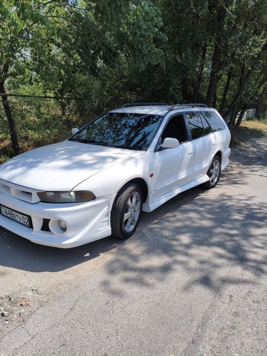 Mitsubishi LEGNUM