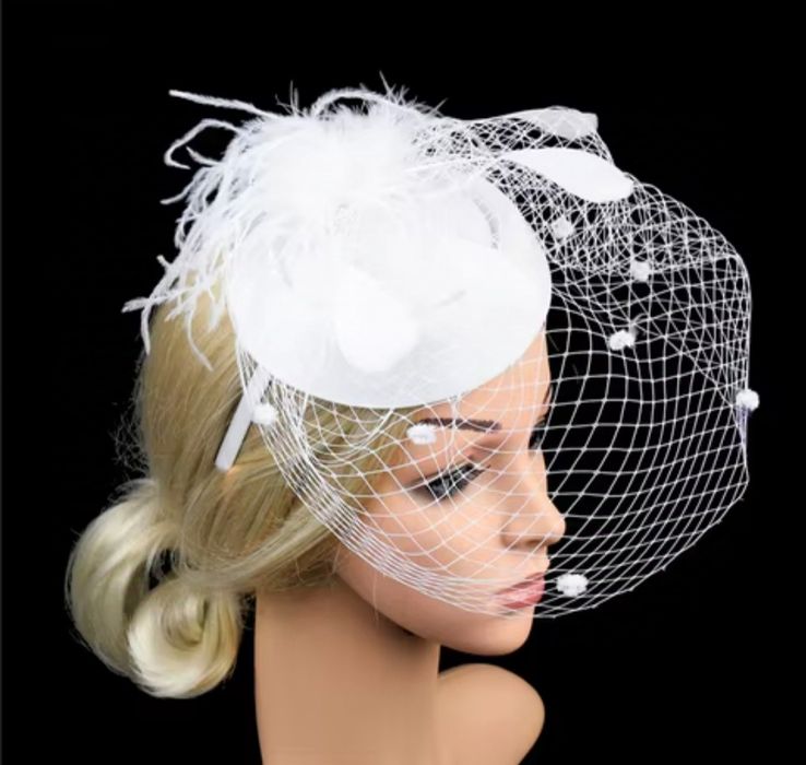 Роскошная женская шляпа-вуалетка