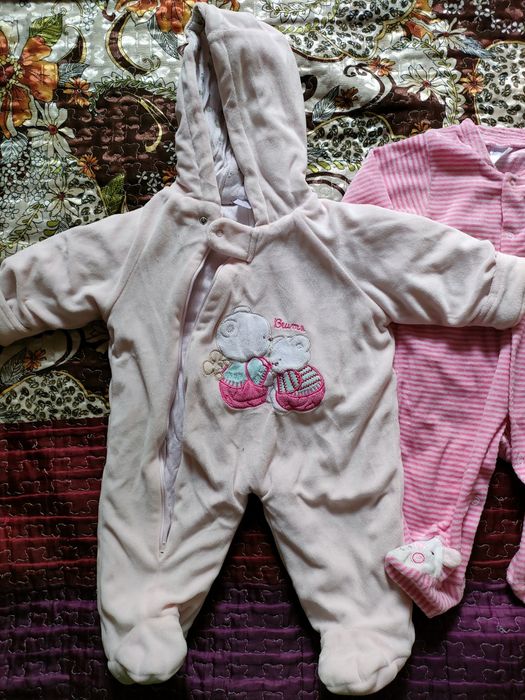 На девочку 3-6 мес. Доставка