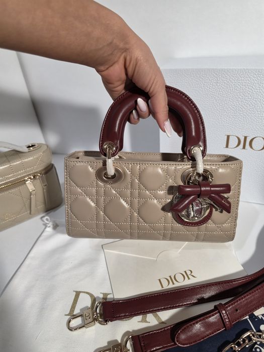 Налична чанта Dior D-Joy