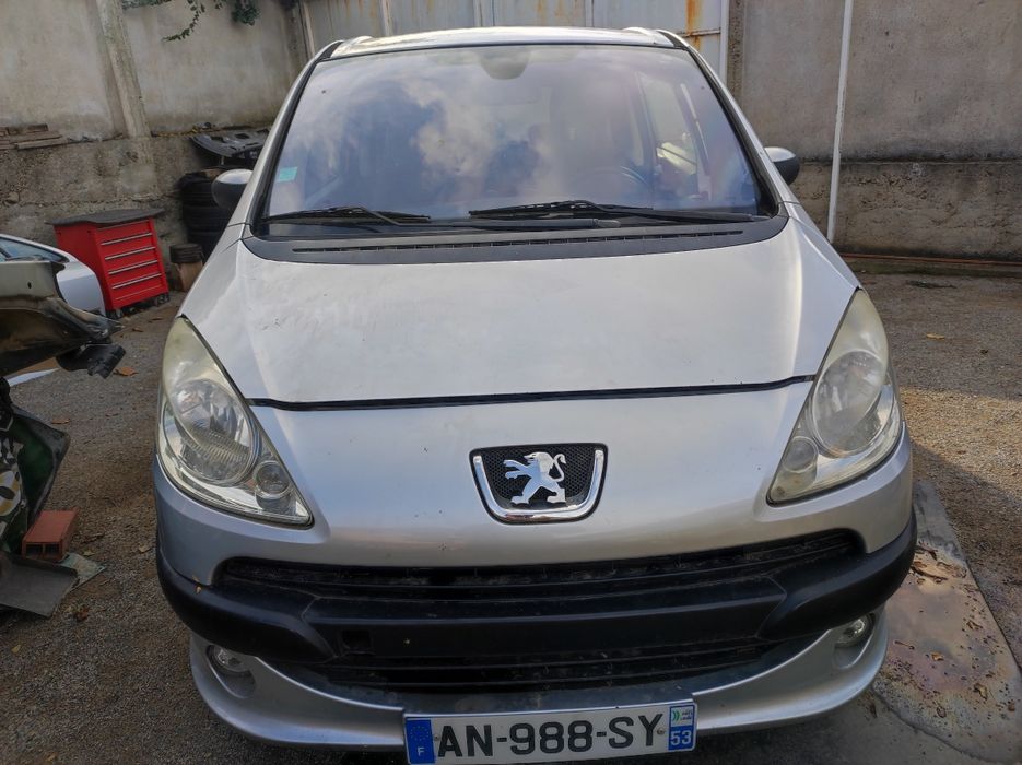 На части!!!Пежо-1007,1.4i-16V88к.с.