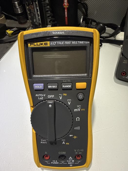 Fluke 117  multimetru