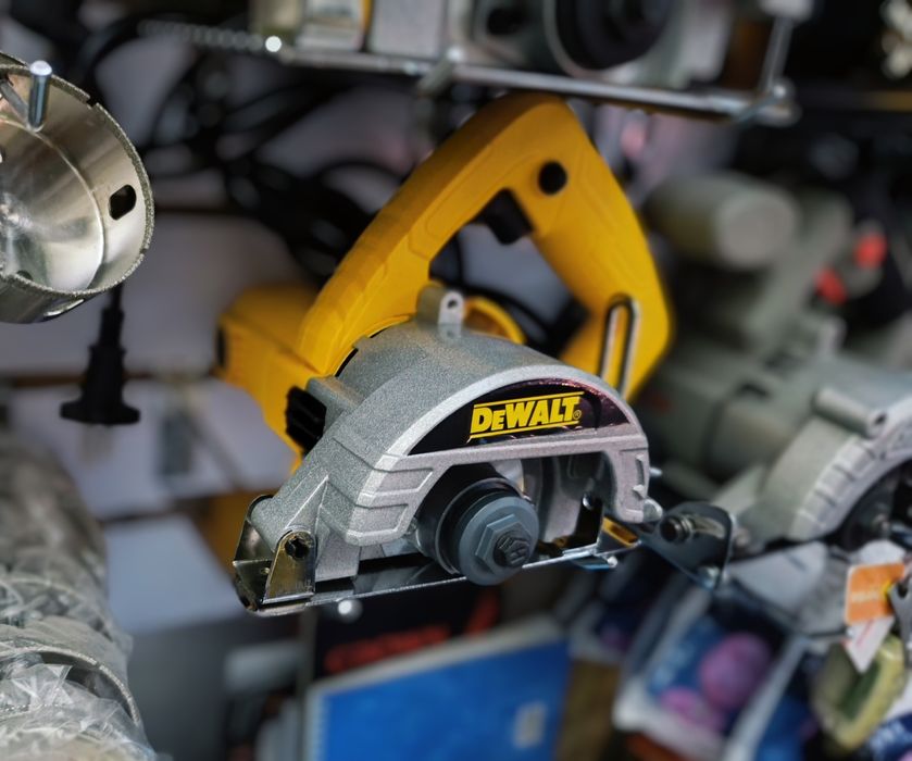 Пчелка DeWalt циркулярная пила