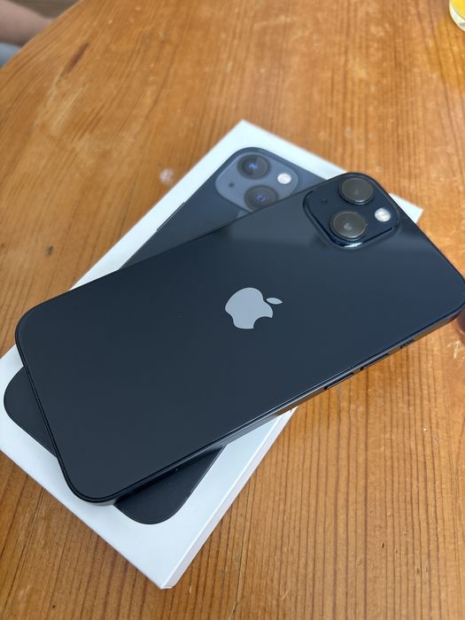 Продавам Apple 13