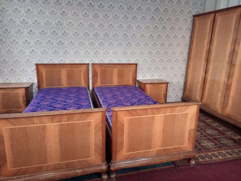 Продам спальный гарнитур