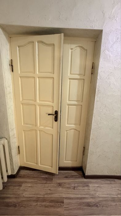 Деревянные  Двери по 20тыс. с торгом