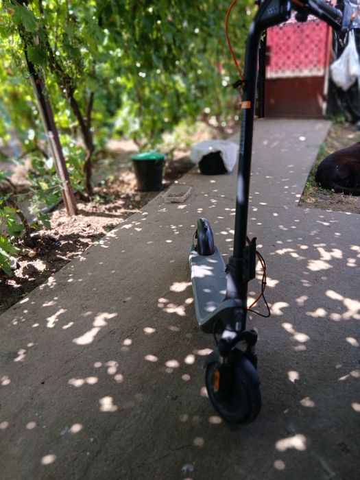 Trotineta ninebot.