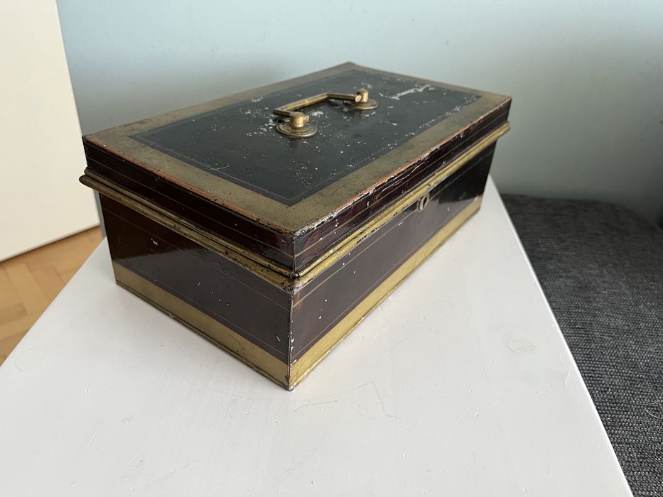Метална каса за кеш / 19- ти век