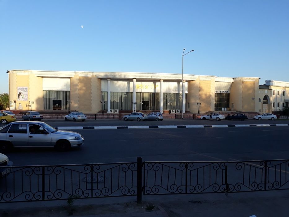 Савдо биноси ижара берилади  эски шаҳарда жойлашган  3000.Мк