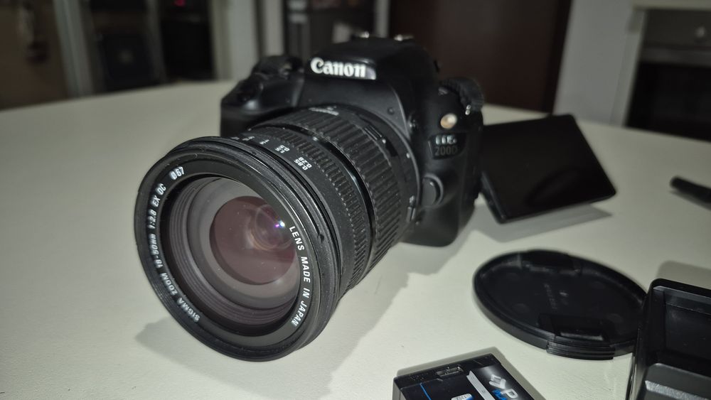 Canon Eos 200D cu obiectiv Sigma DC 18-50mm 1:2.8 EX