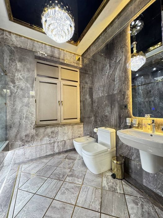 Продается 5/7-8/8 200м2+100м2 в ЖК Istiqbol, ор-р: м. Мирзо-Улугбек