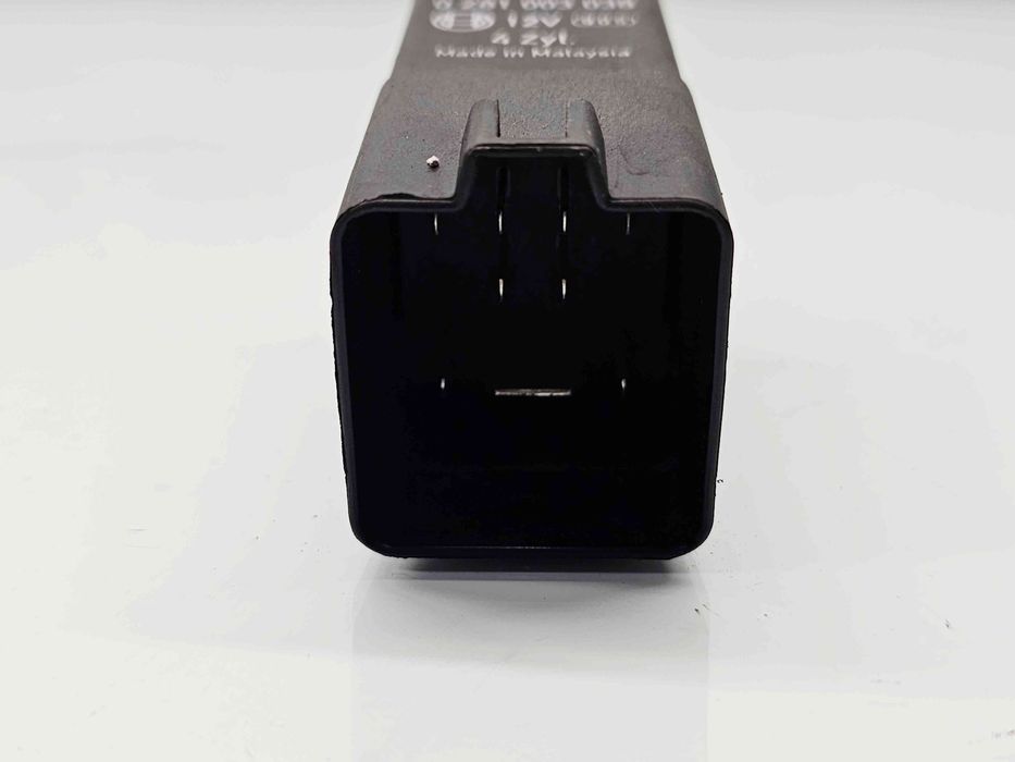 Releu Volkswagen Golf 6 (5K1) [Fabr 2009-2013] 0281003038