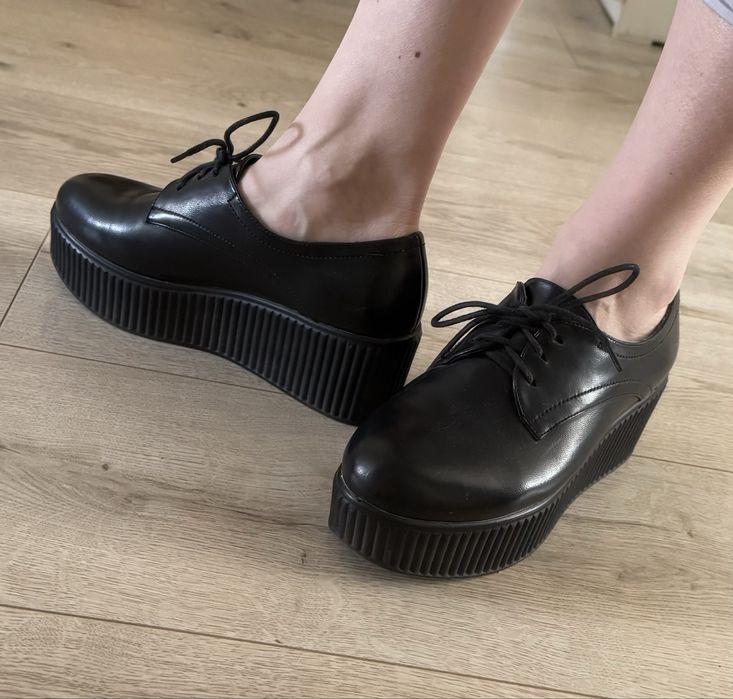 Кожаные ботинки на платформе