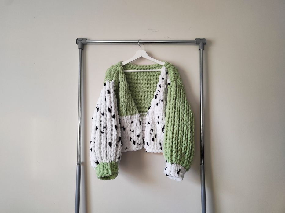 Ръчно плетени жилетки, чанти, одеяла, играчки и други