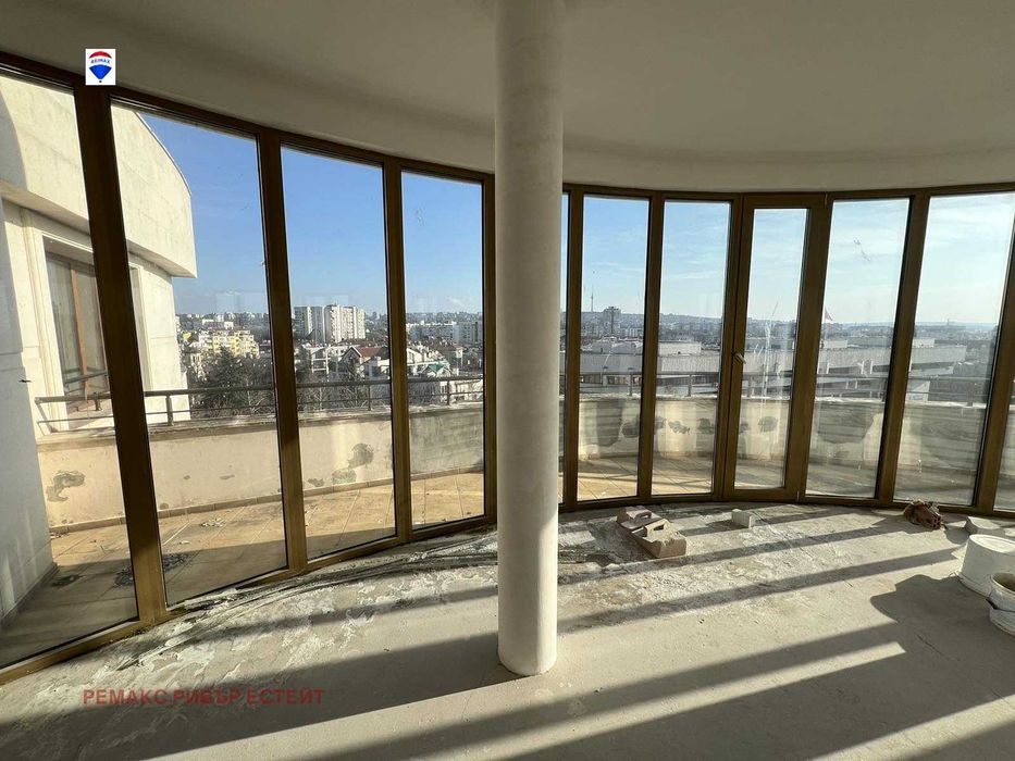 Офис ПОД НАЕМ в идеален център Русе