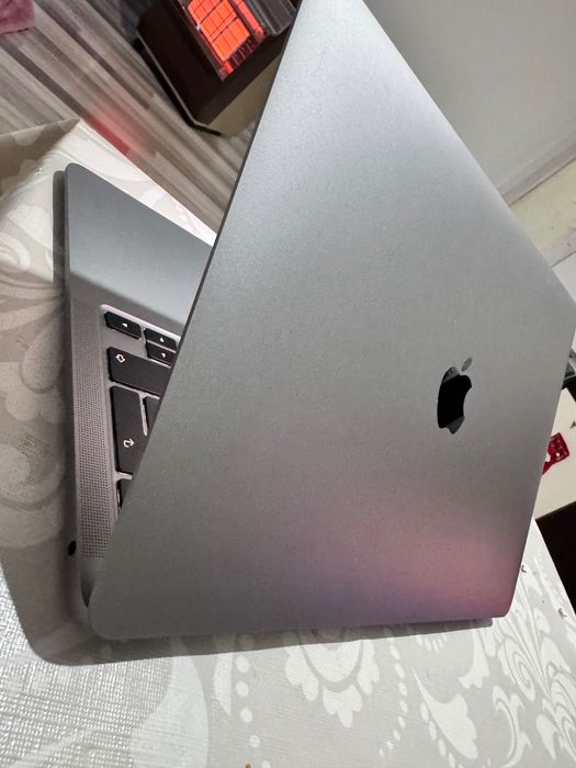 Продава се лаптоп Apple MagBook air 13.3" 256 Space Gray,Apple M1