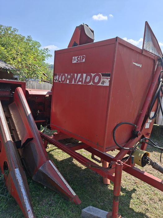 Culegător porumb SIP Tornado 40