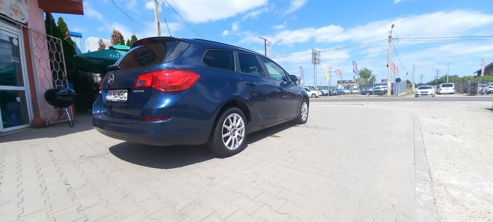 Vând Astra J Sport Tourer EcoFlex