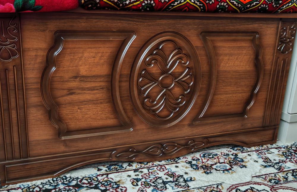 Sandiq va qutisi bilan sotiladi