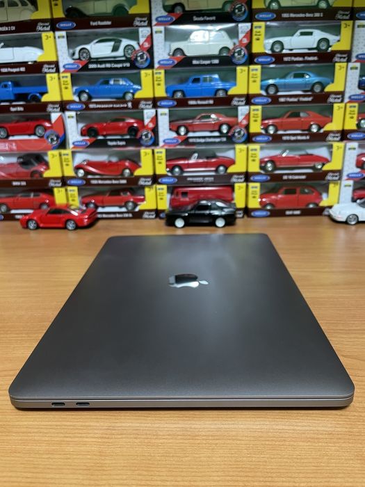 Macbook Pro 13 M1 - 16 CPU - 16 GPU - 16 RAM