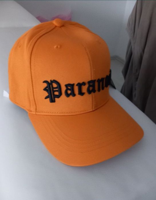 Vând Șapcă sport fashion, produs nou, produs de calitate.