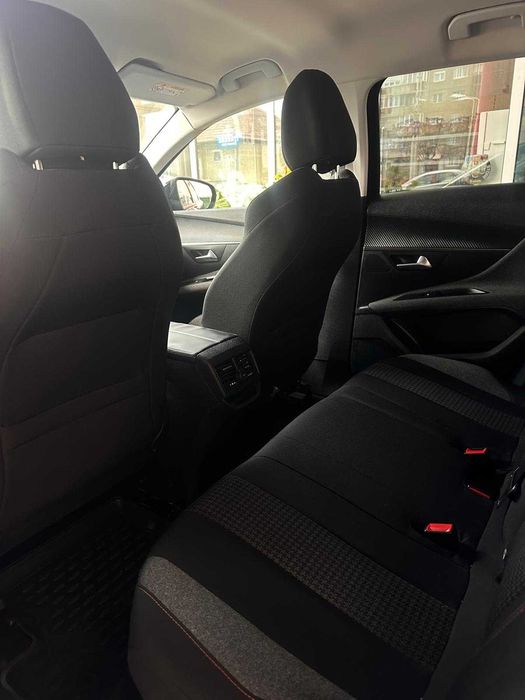 Vînd Peugeot 3008