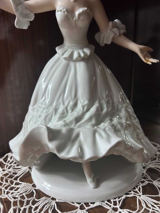 Продам статуэтку антикварную