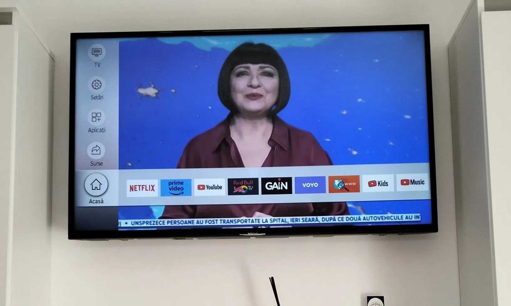 Televizor LED LG, 107 cm, Full HD + suport perete