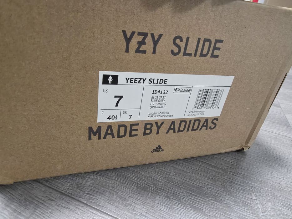 Adidas Yeezy Slide 40.5