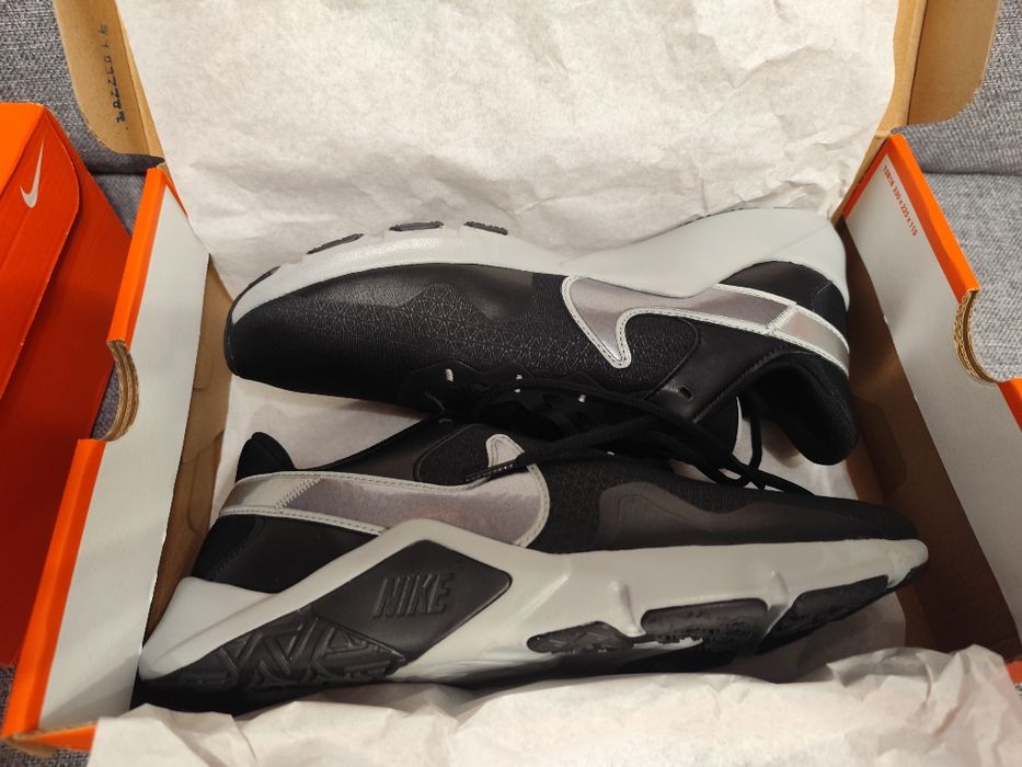 Мартонки Nike legend essential 2 и Air Zoom