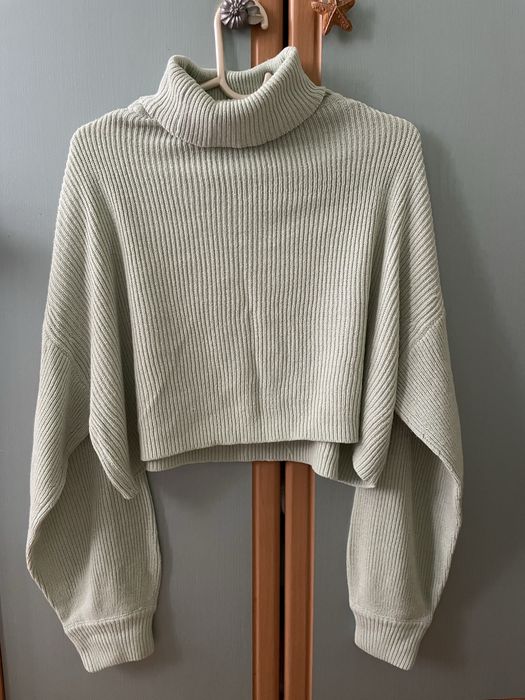 Зелен пуловер с поло яка