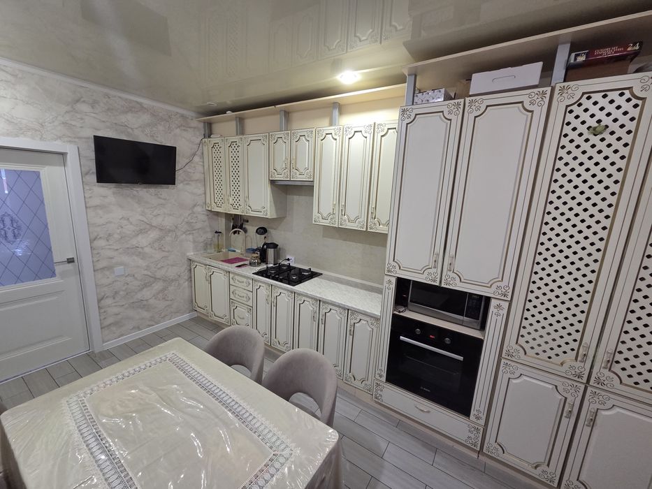 Продам 2х комн квартиру, район Батыс 2.